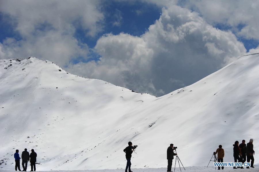 Beautiful scenery of Nyingchi Prefecture in China's Tibet )