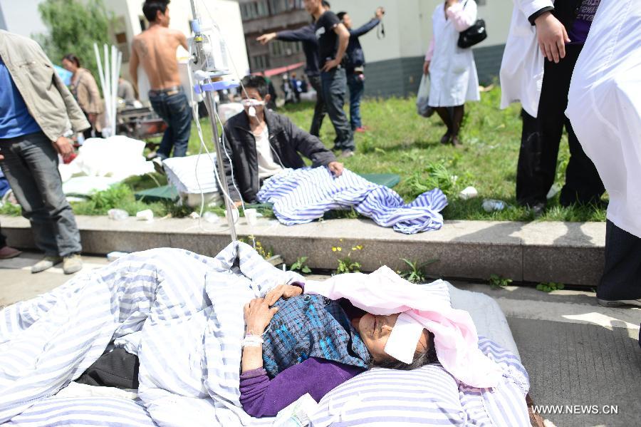 CHINA-SICHUAN-LUSHAN EARTHQUAKE-MEDICAL TREATMENT (CN)