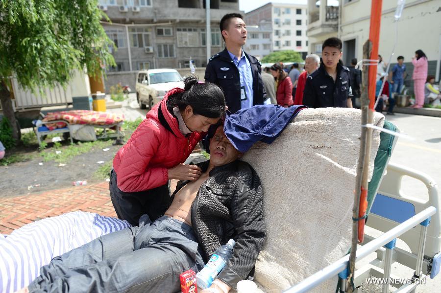 CHINA-SICHUAN-LUSHAN EARTHQUAKE-MEDICAL TREATMENT (CN)