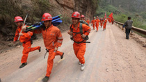 First rescuers reach isolated SW China county