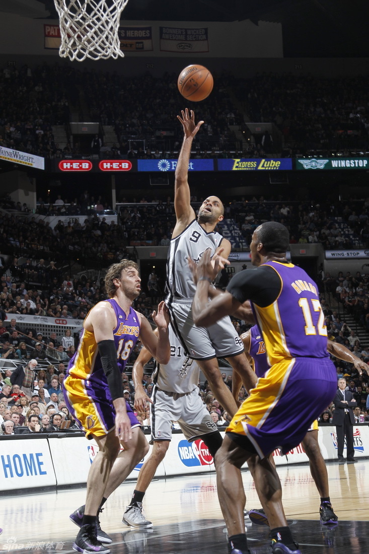  Parker goes up for a floater.