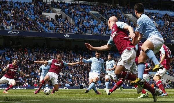  Nasri sets up Aguero's first goal.