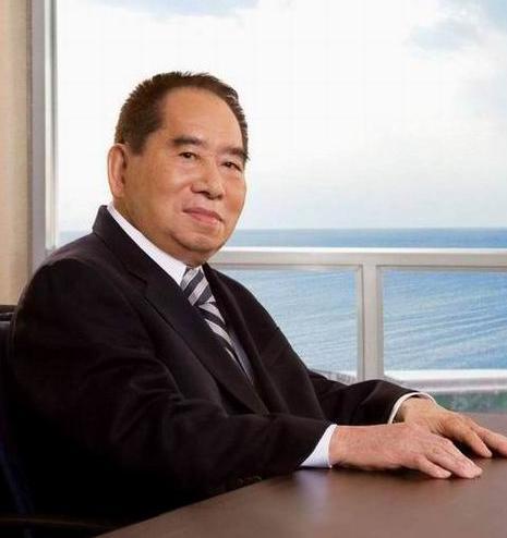 Henry Sy and family, one of the &apos;Top 10 richest Chinese in the world&apos; by China.org.cn. 