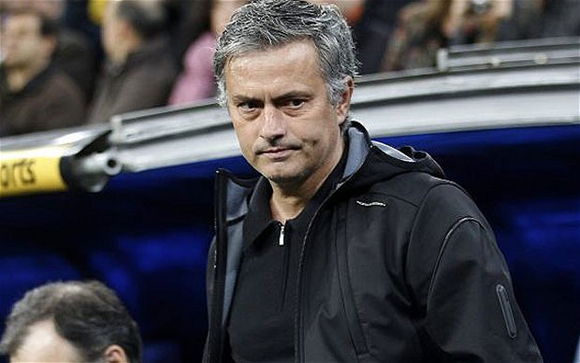  Mourinho hints at Chelsea return.