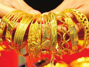 Chinese housewives spend big on gold