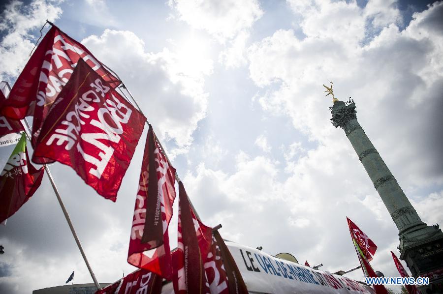 FRANCE-PARIS-DEMONSTRATION-LEFT GROUPS PROTEST