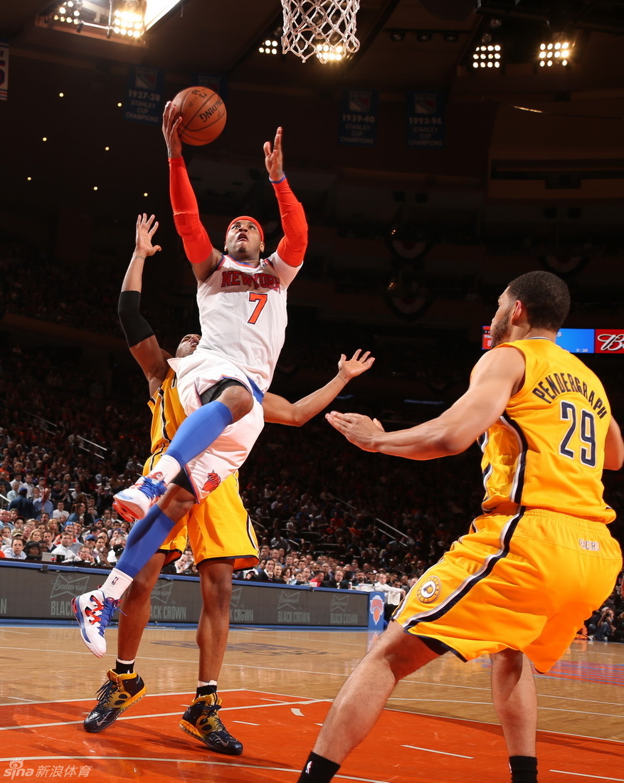 Carmelo Anthony goes up for a layup in Game 2 of NBA Eastern Conference semifinals between New York Knicks and Indiana Pacers.