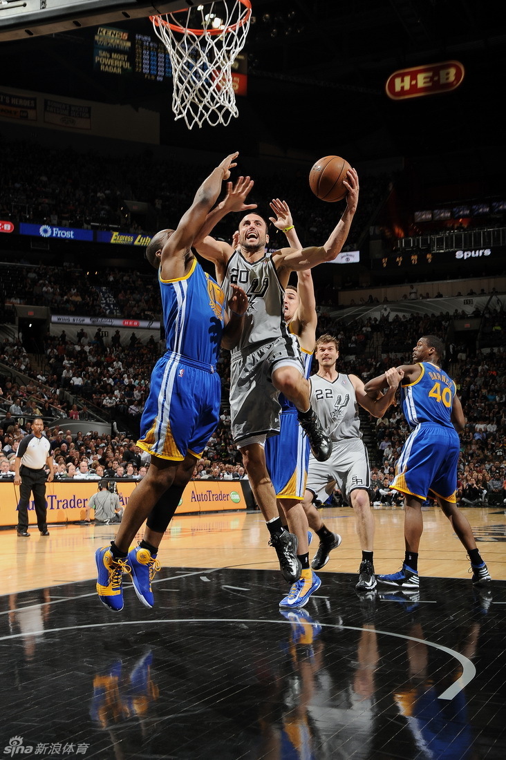 Manu Ginobilli goes up for a layup.
