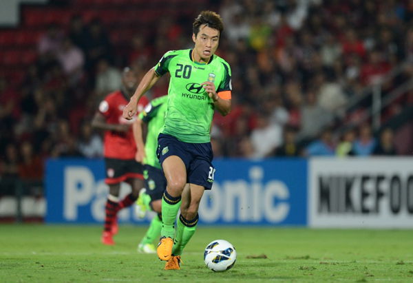 Lee Dong-gook, who was named AFC Champions League MVP in 2011, is Jeonbuk Hyundai Motors' top scorer in the competition this season.