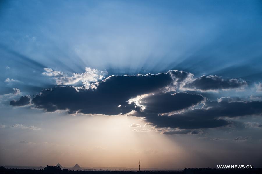 EGYPT-SUNSET-CLOUD