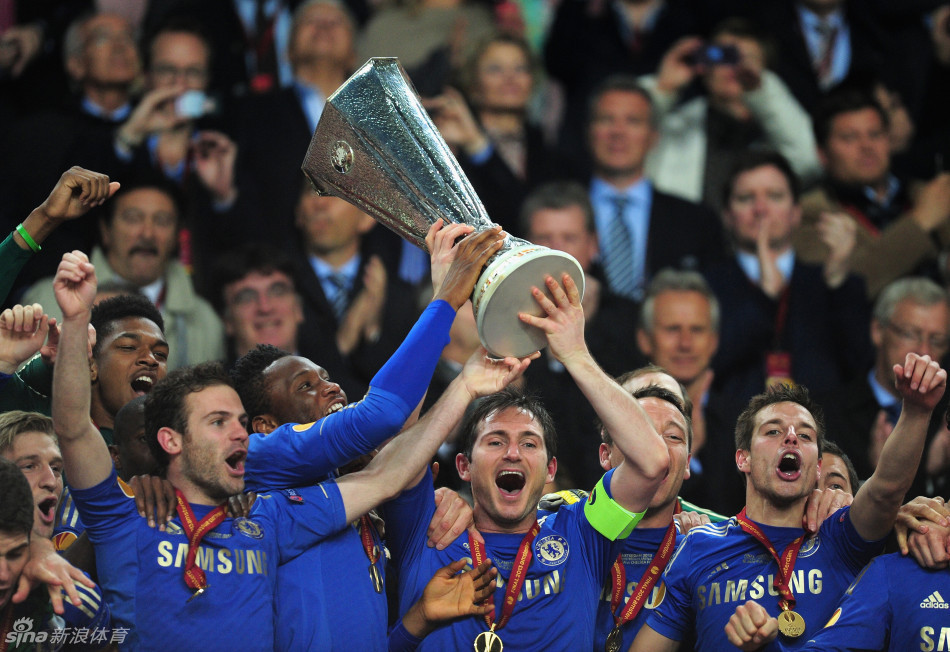 Chelsea lift the Europa League after beating Benfica in the final in Amsterdam.