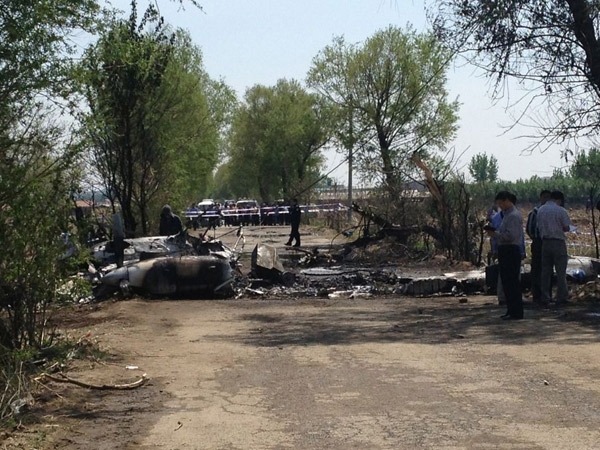 3 injured in plane's failed take-off 