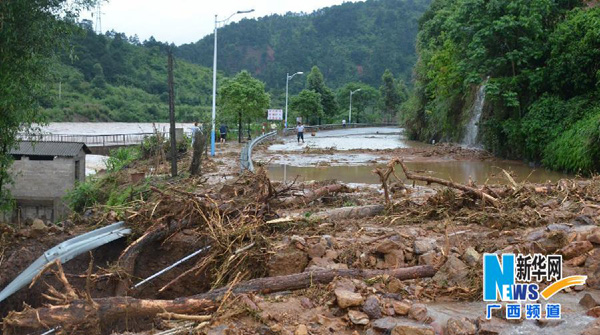 As of Saturday, continuous rainfall has claimed a life while affecting about 200,000 people in southwest China's Guangxi Zhuang Autonomous Region. [Xinhua]