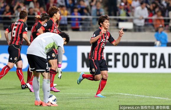  Yun Il-Lok completes the comeback for FC Seoul.