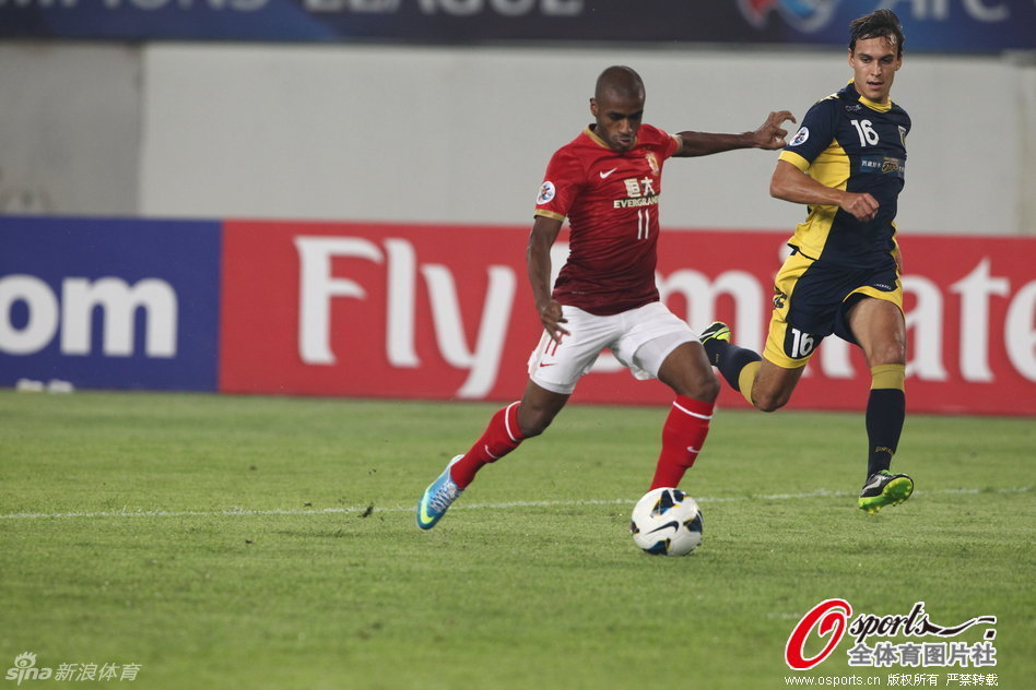 Muriqui opens the scoring 8 minuted into the game in the second leg of AFC Champions League last 16 clash between Guangzhou Evergrande and Central Coast Mariners at Tianhe stadium in Guangzhou on Wednesday.