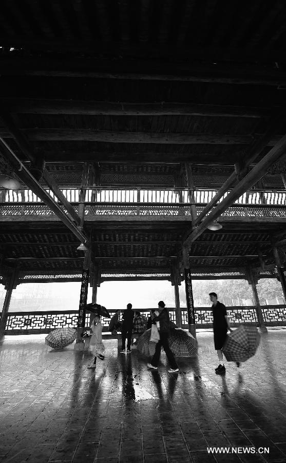 #CHINA-HUBEI-VERANDA BRIDGE(CN)