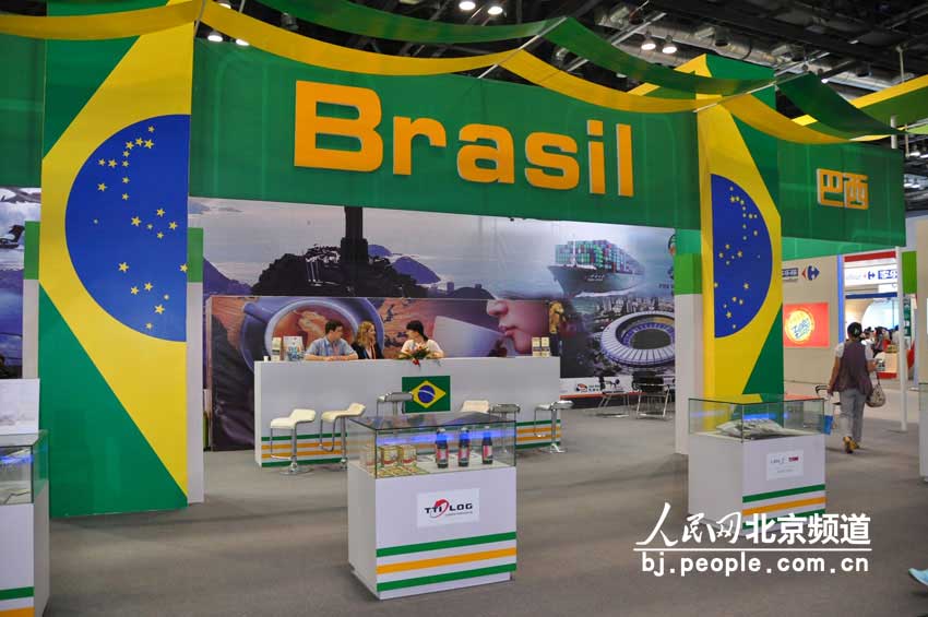 巴西馆展台 人民网 董纬摄