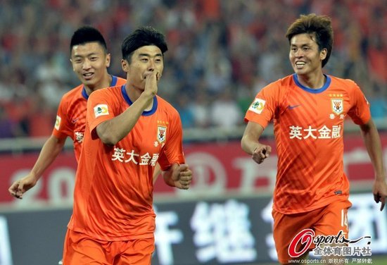 Veteran striker Han Peng will lead Luneng's attacking line in CSL's top-of-the-table clash.