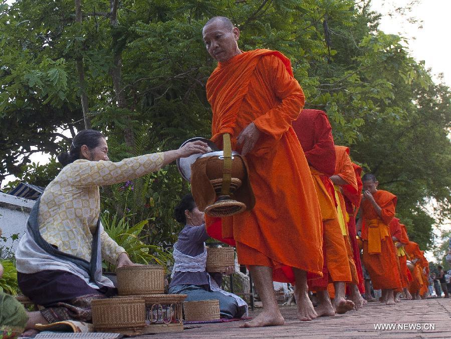 LAOS-VIENTIANE-LUANG PRABANG-WORLD HERITAGE 