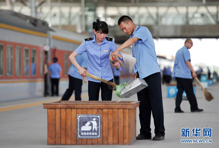 Workers sweep and clean up platforms in a railway station in Yinchuan, Ningxia Hui Autonomous Region, on June 3. World Environment Day is celebrated every year on 5 June to raise global awareness of the need to take positive environmental action. It is run by the United Nations Environment Program (UNEP). 