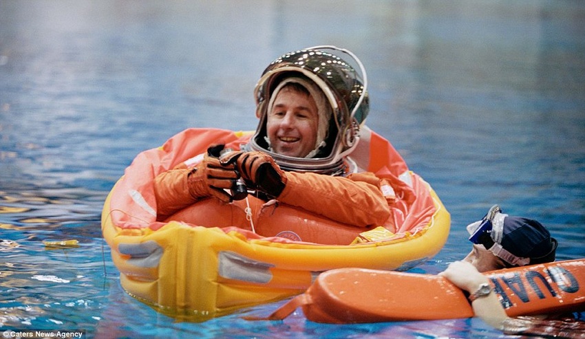 The U.S. space agency has built a swimming pool 10 times as large as an Olympic pool in an attempt to prepare astronauts for the experience of weightlessness. The Neutral Buoyancy Laboratory(NBL) is located at the Sonny Carter Training Facility, near NASA&apos;s Johnson Space Center in Houston, Texas. 