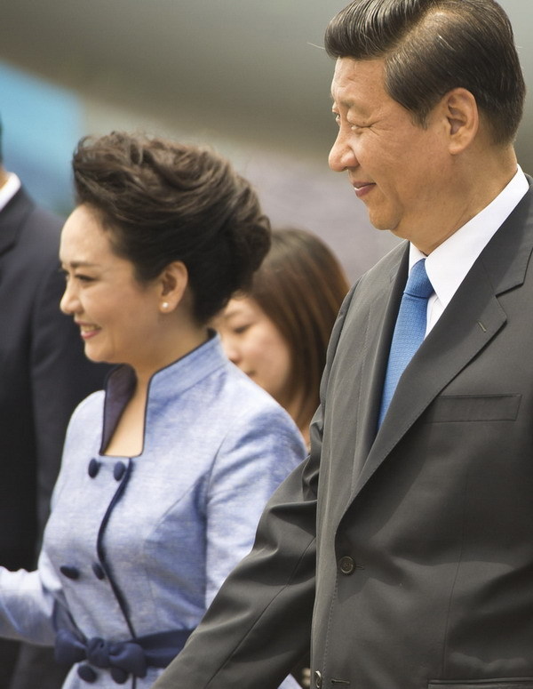 Chinese President Xi Jinping arrives in Mexico on a state visit on Tuesday. Xi Jinping and his wife, Peng Liyuan, are greeted by Mexican Foreign Minister, Jose Antonio Meade. Xi&apos;s visit to Mexico comes after he completed his state visit to Costa Rica and Trinidad and Tobago earlier this week. [Photo/Chinanews.com]