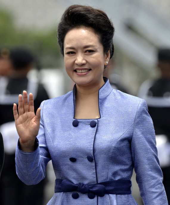 Chinese President Xi Jinping arrives in Mexico on a state visit on Tuesday. Xi Jinping and his wife, Peng Liyuan, are greeted by Mexican Foreign Minister, Jose Antonio Meade. Xi&apos;s visit to Mexico comes after he completed his state visit to Costa Rica and Trinidad and Tobago earlier this week. [Photo/Chinanews.com]