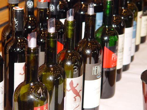 China imported 290 million liters of wine from the EU last year. [File photo]