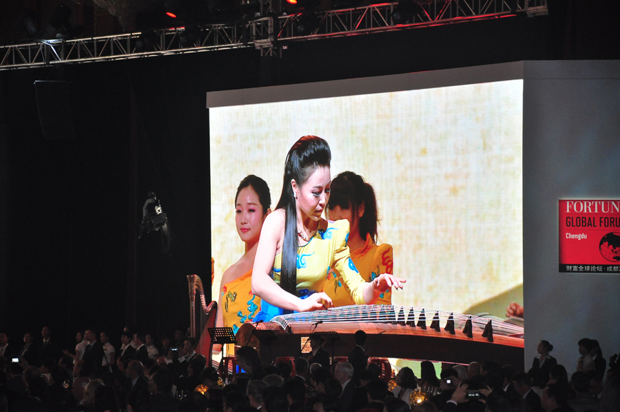 Fortune Global Forum participants attended a welcome reception in Chengdu Thursday evening. Themed 'China's New Future' and scheduled for June 6-8, the Chengdu forum convenes over 600 heavyweights from the political, business and academic world. [China.org.cn]