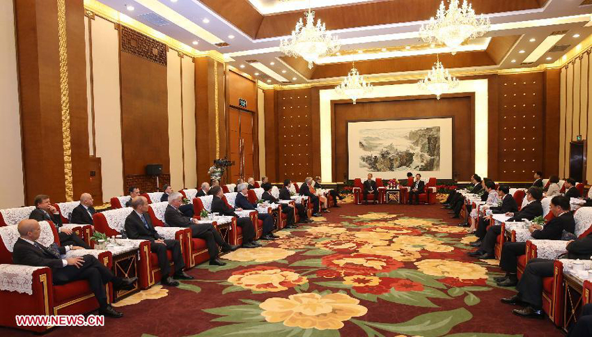 Chinese Vice Premier Zhang Gaoli meets with some Golabal 500 leaders during the 2013 Fortune Global Forum (FGF) in Chengdu, capital of southwest China&apos;s Sichuan Province, June 6, 2013. 