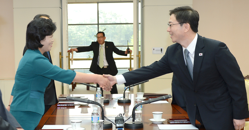 The first working-level talks in over two years between officials of the Democratic People's Republic of Korea and South Korea begins on Sunday at Panmunjom border village, according to Yonhap news agency.
