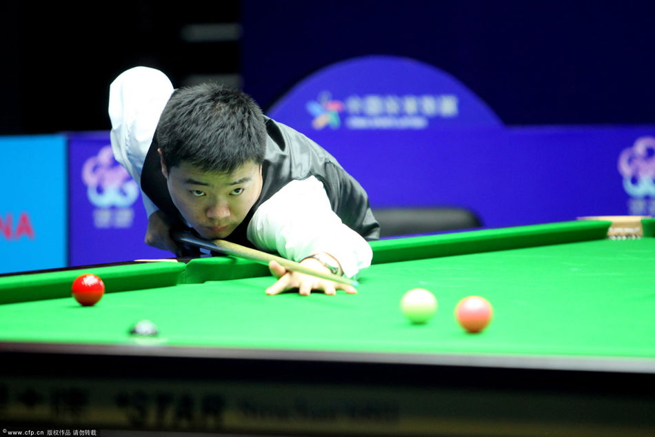 Ding Junhui of China advances to last 32 at Wuxi Classic after defeating Jamie Burnett.