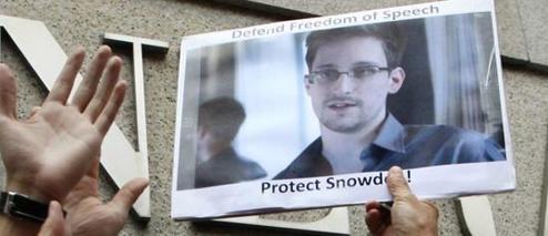 NSA whistleblower Edward Snowden has dismissed speculation that he might provide classified information to other governments as a smear and distraction. 