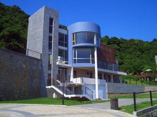 Tianqin Bay, one of the 'Top 10 luxury villas of China in 2013' by China.org.cn