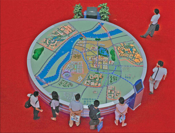 A model of Nanjing Software Park. Multinational companies are rushing to set up research and development centers in this kind of high-tech parks around China. [China Daily]