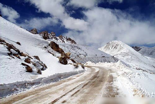 James Dalton Highway, U.S., one of the 'top 10 most dangerous roads in the world' by China.org.cn.