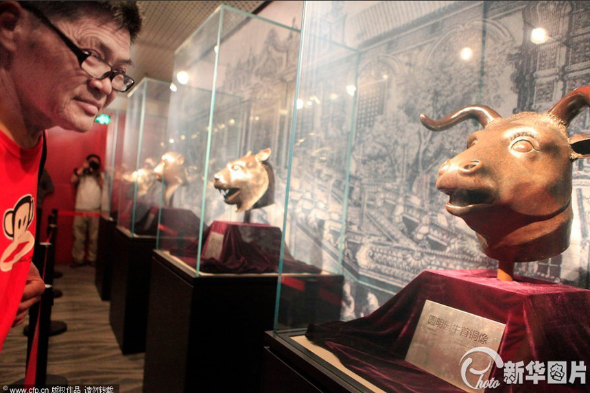 The bronze heads of four zodiac animals looted by British and French troops in 1860 have gone on display at a new museum in Shanghai. 