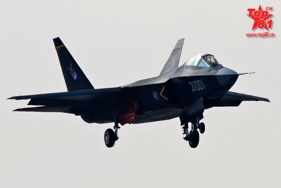 Check out the photos of the trial flight of China's J-31 Stealth Fighter. [Photo/op81.cn]