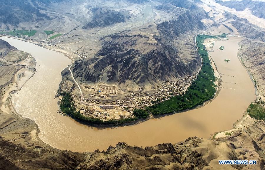 CHINA-NINGXIA-YELLOW RIVER-HEISHAN GORGE (CN)