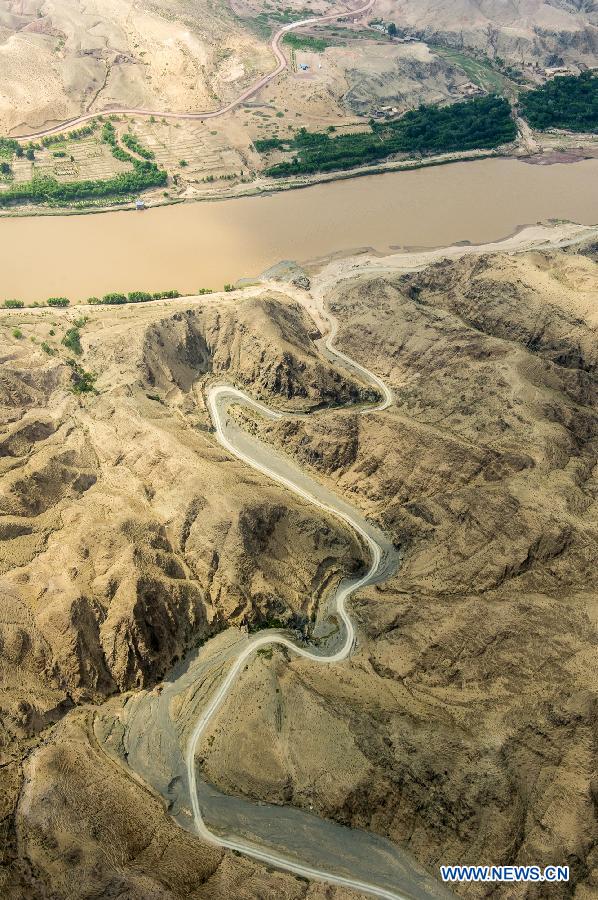 CHINA-NINGXIA-YELLOW RIVER-HEISHAN GORGE (CN)