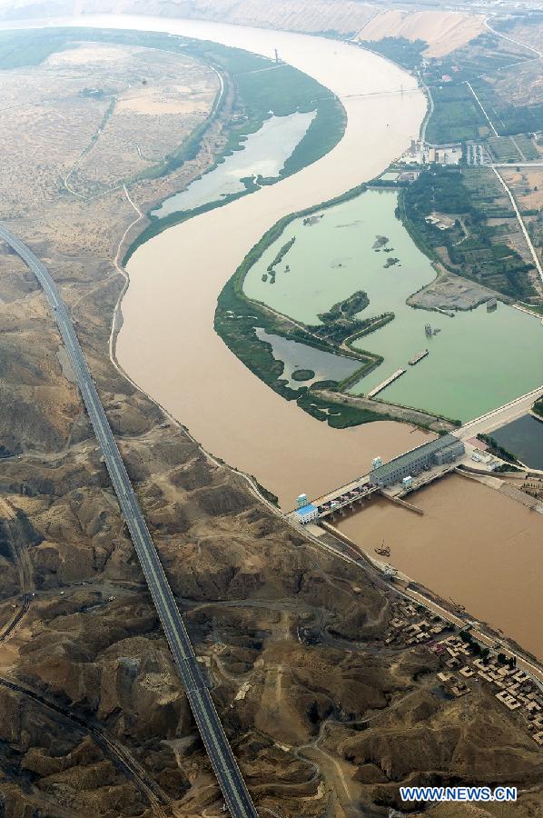 CHINA-NINGXIA-YELLOW RIVER-HEISHAN GORGE (CN)