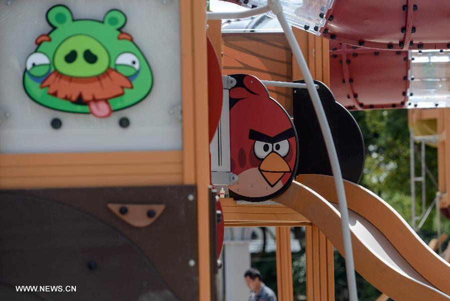 Photo taken on July 2, 2013 shows entertainment facilities at an Angry Birds theme park in Haining, East China's Zhejiang province. The Angry Birds theme park, the first of its kind in China, is under construction and is expected to open to the public in October. Angry Birds, created by the Finland-based Rovio Entertainment, is a popular game for smartphones and tablet computers.[Xinhua]