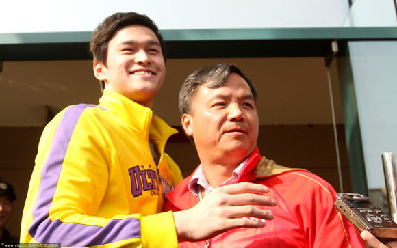  Sun Yang has splitted with coach Zhu Zhigen.