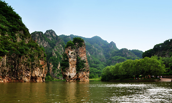 Bingyu Valley, one of the 'top 10 attractions in Liaoning, China' by China.org.cn.
