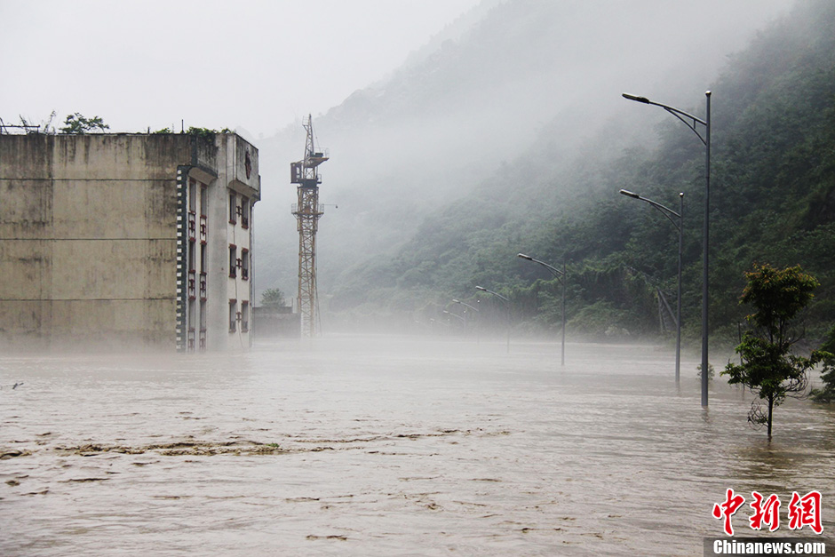 Rainstorm hits Sichuan quake zones- China.org.cn