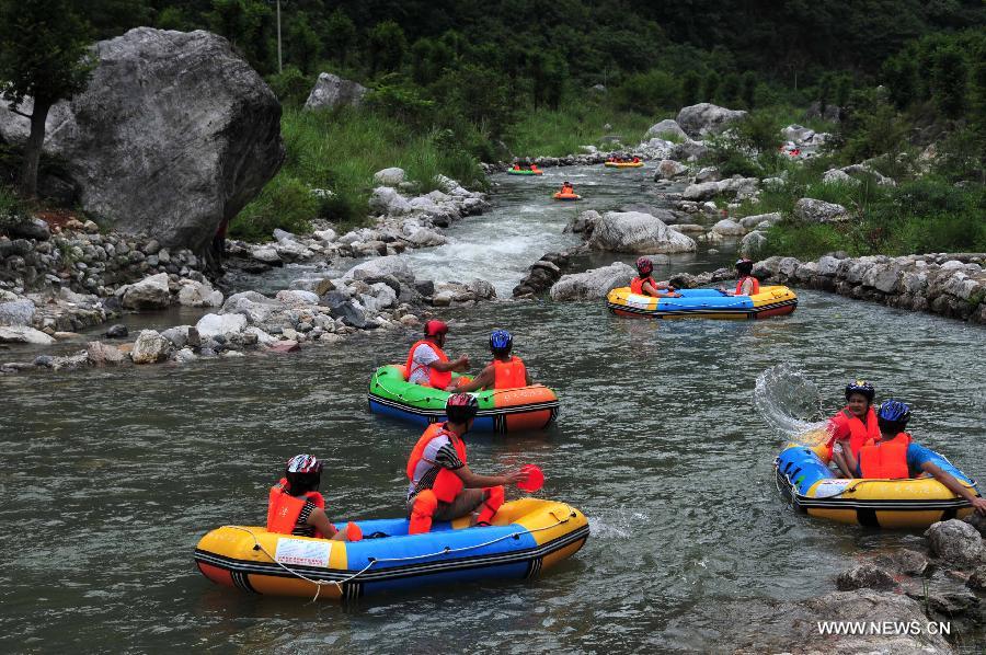 CHINA-XINGSHAN-TOURISM-RAFTING (CN)