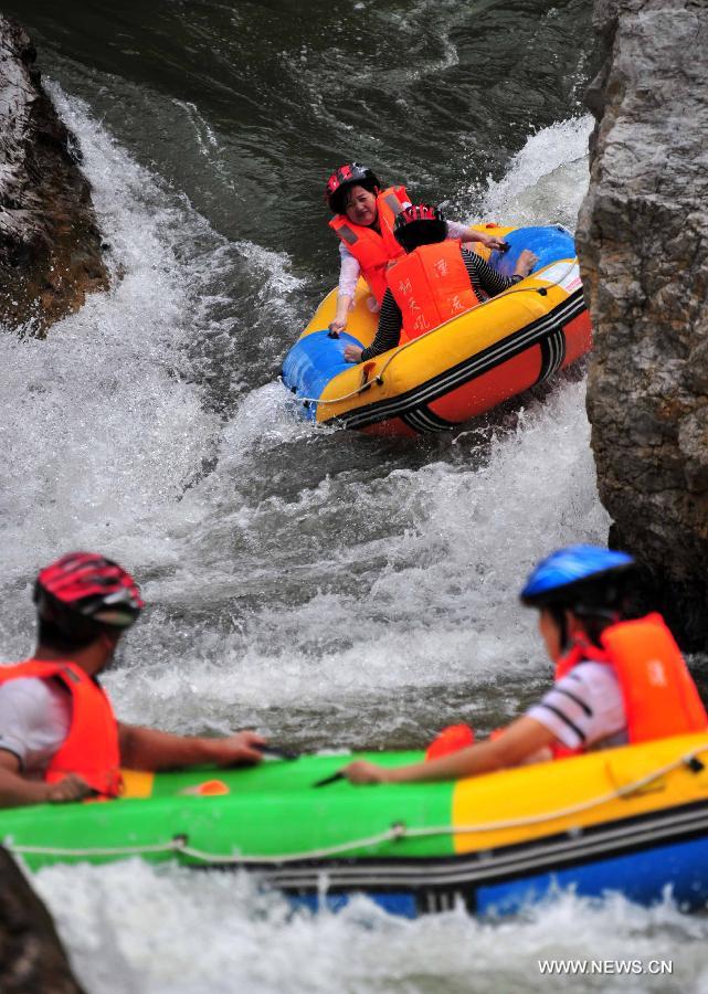 CHINA-XINGSHAN-TOURISM-RAFTING (CN)