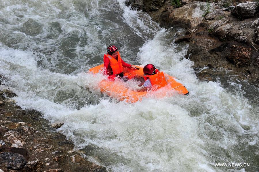 CHINA-XINGSHAN-TOURISM-RAFTING (CN)