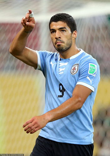 Luis Suarez of Uruguay reacts after scoring a goal in the 82nd minute during the FIFA Confederations Cup Brazil 2013 Group B match between Uruguay and Tahiti at Arena Pernambuco on June 22, 2013 in Recife, Brazil.