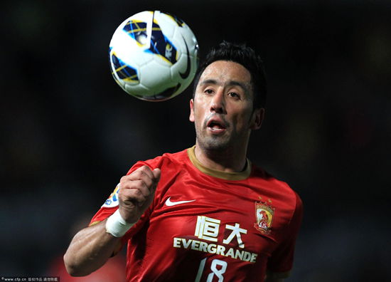 Lucas Ramon Barrios of Evergrande chases the ball during the AFC Asian Champions League match between the Central Coast Mariners and Guangzhou Evergrande at Bluetongue Stadium on May 15, 2013 in Gosford, Australia. 